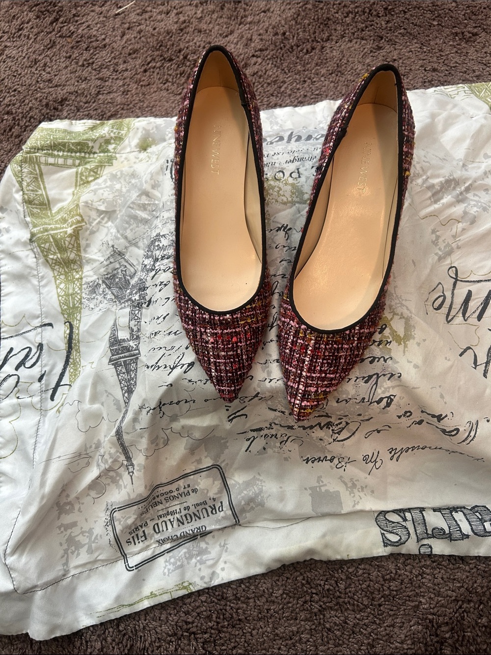 Nine West Pointed Tweed Women’s Pumps in Burgundy Pink